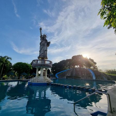 Libertyland Waterpark Resort Dau Bagian luar foto