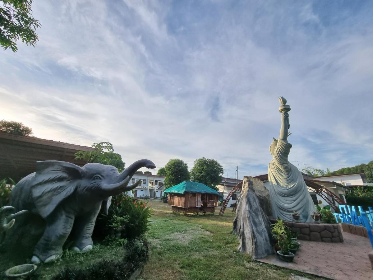 Libertyland Waterpark Resort Dau Bagian luar foto